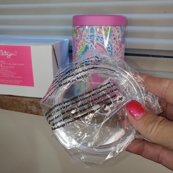 NIB Lilly Pulitzer Flock Full Of Fun Insulated Cup - Picture 2 of 7